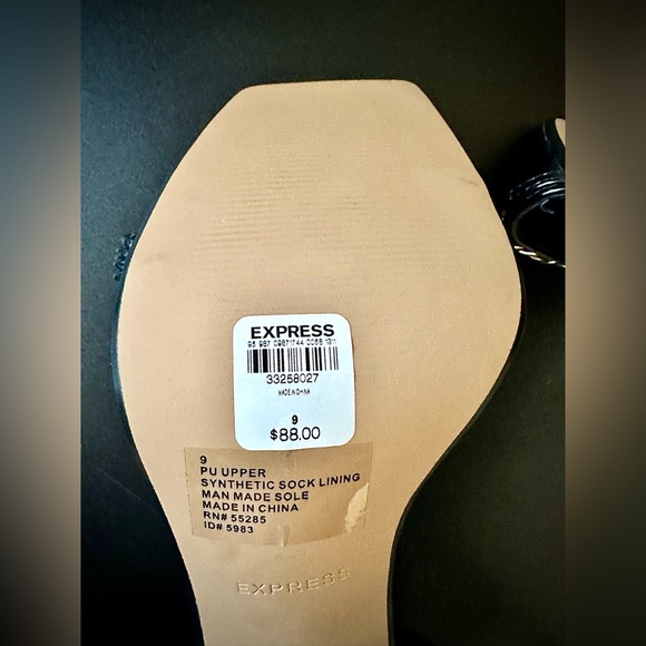 Sexy New Express Glossy Black Stiletto High Heels with Gold Chain Accent - Picture 8 of 8